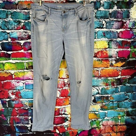 Old Navy Boyfriend Straight Leg Light Wash Distressed Denim Jeans Size 14 - Picture 1 of 8